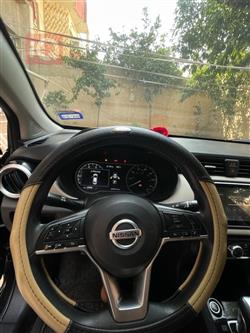 نيسان فيرسا